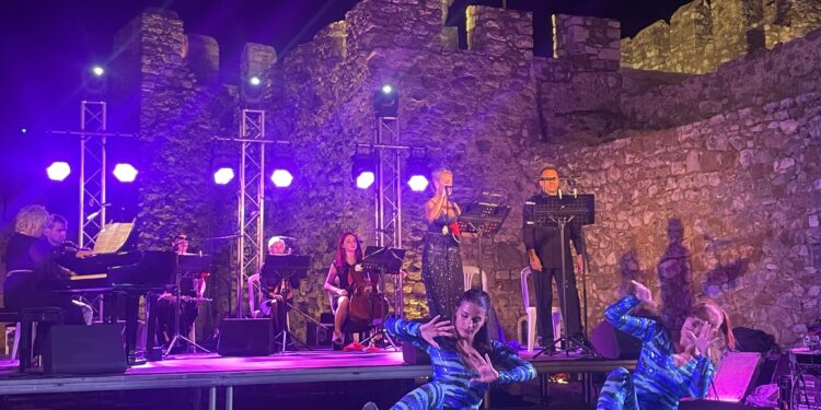 Μάγεψε στη Ναύπακτο το γυναικείο μουσικό σύνολο “A Companhia Artistica”