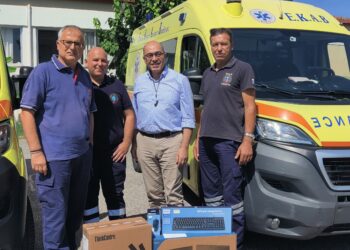 Παπαϊωάννου Αποστόλης: Δωρεά στο ΕΚΑΒ ηλεκτρονικού υπολογιστή