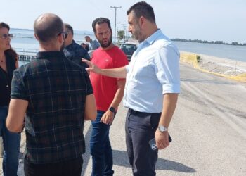 Ο Θανάσης Μαυρομμάτης επιθεώρησε την πρόοδο των εργασιών στην ανάπλαση του δρόμου της Τουρλίδας