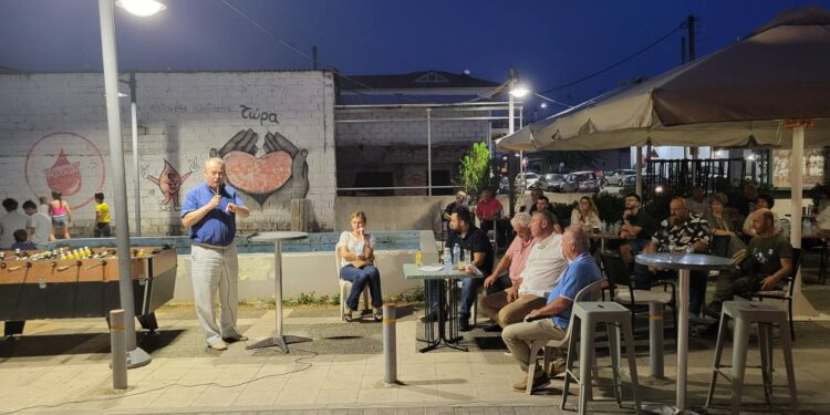 Λαϊκή Συσπείρωση: Σύσκεψη στο Καινούργιο με ομιλητή τον Τίμο Παπανικολάου/Χαιρέτησαν Καναβιάς, Φλώρος