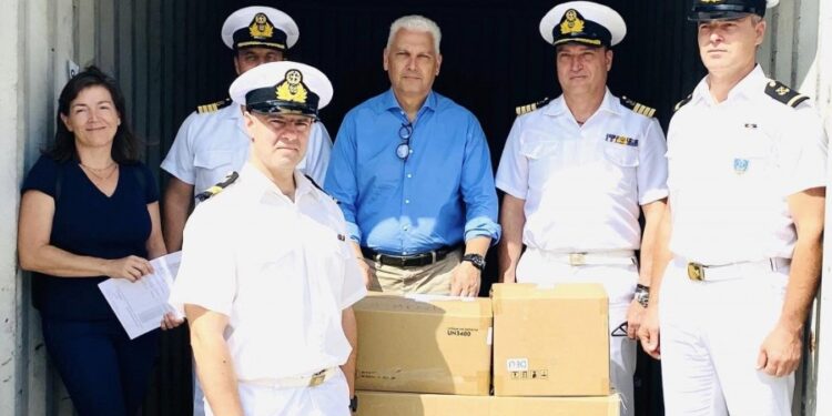 Drone παρέδωσε ο Φωκίων Ζαΐμης στo Λιμενικό Μεσολογγίου