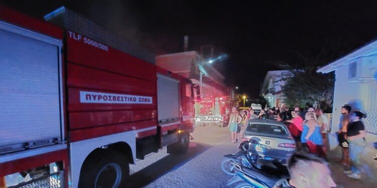 Κινητοποίηση για φωτιά σε σπίτι στο Μεσολόγγι(βιντεο)