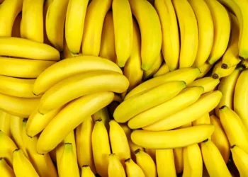Αυτός είναι ο λόγος που μπορεί να πονάει το στομάχι σας όταν τρώτε μπανάνες