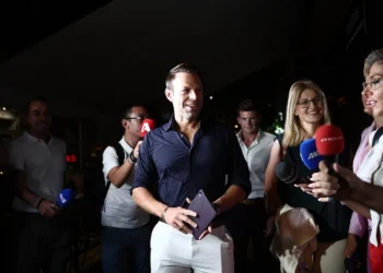 Μωραίτης και Κουρουμπλής μεταξύ των 8 στο γραφείο του Κασσελάκη τη βραδιά των εκλογών