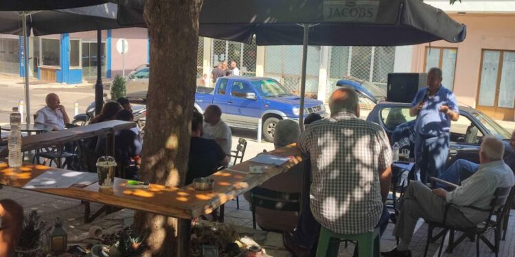 Περιοδεία της «Λαϊκής Συσπείρωσης» στις Παπαδάτες 