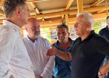 Ο Ν. Παπανδρέου σε περιοδεία στην Αιτ/νία: Να στηρίξει τους αλιείς και υχθυοκαλλιεργητές η Ε.Ε.