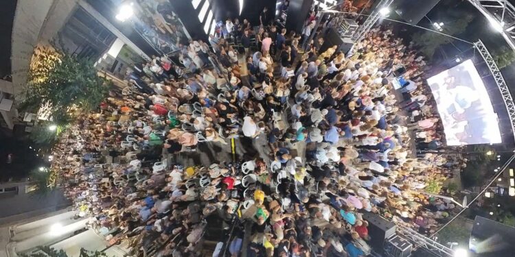 Εντυπωσιάζει το βίντεο της συγκέντρωσης του Κώστα Πιστιόλα στο Αγρίνιο