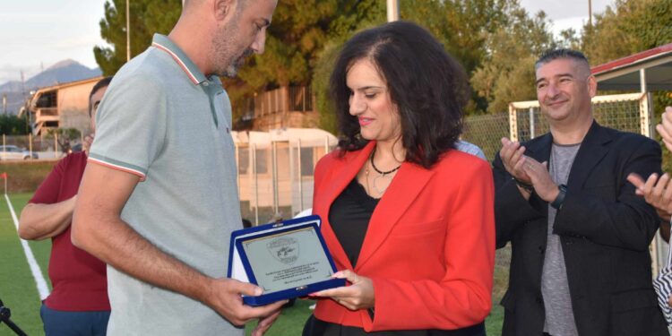 Η Αμαλία Βούλγαρη στα εγκαίνια του γηπέδου Αγίου Ιωάννη Ρηγανά