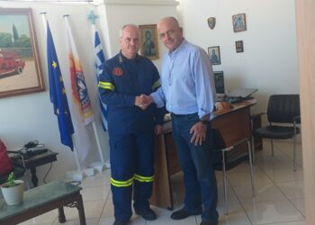 Με τον διοικητή της Πυροσβεστικής συναντήθηκε ο Φώτης Σκληρός