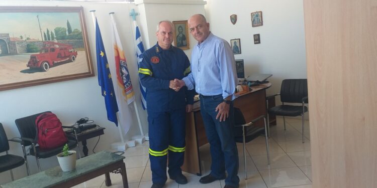 Με τον διοικητή της Πυροσβεστικής συναντήθηκε ο Φώτης Σκληρός