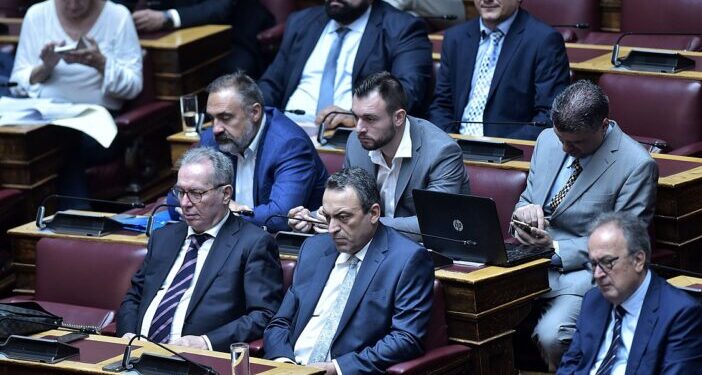 Εμφύλιος στους «Σπαρτιάτες»