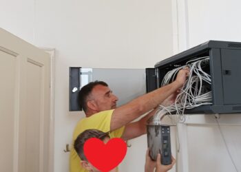 1ο Δημοτικό Σχολείο Θεστιέων: Αλλαγή switch στο εργαστήριο πληροφορικής