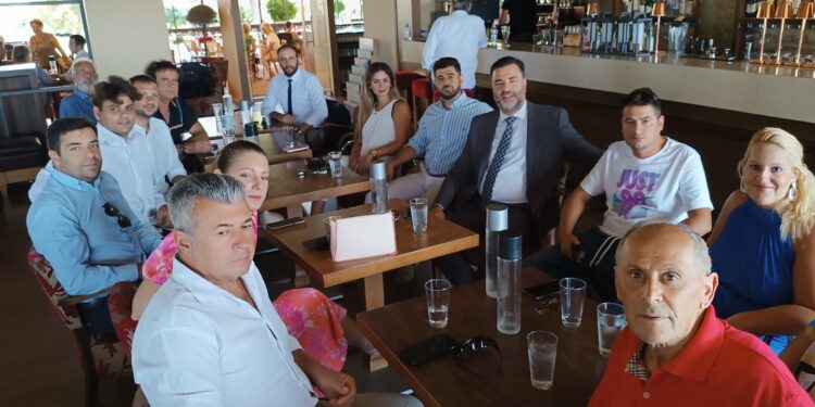 Συνάντηση Σκιαδαρέση με τους υποψηφίους στην Ηλεία