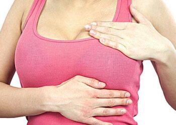 10 λόγοι στους οποίους μπορεί να οφείλεται ο πόνος στο μαστό