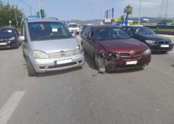 Αγρίνιο: Τροχαίο με υλικές ζημιές στην Εθνική Οδό, στα φανάρια για Άγιο Ιωάννη Ρηγανά