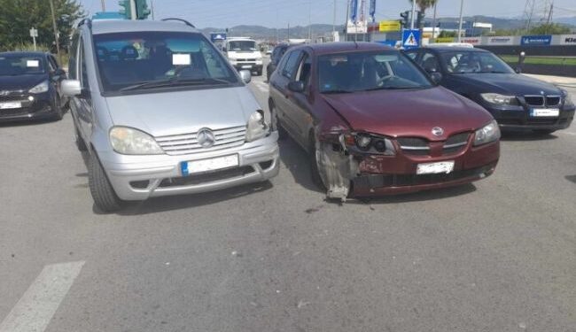 Αγρίνιο: Τροχαίο με υλικές ζημιές στην Εθνική Οδό, στα φανάρια για Άγιο Ιωάννη Ρηγανά