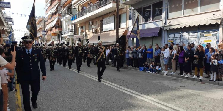 Με λαμπρότητα και εθνική υπερηφάνεια η παρέλαση στο Μεσολόγγι
