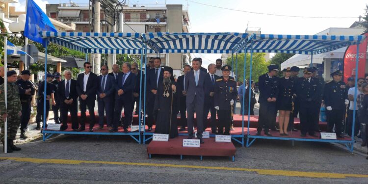 Με λαμπρότητα και εθνική υπερηφάνεια η παρέλαση στο Μεσολόγγι