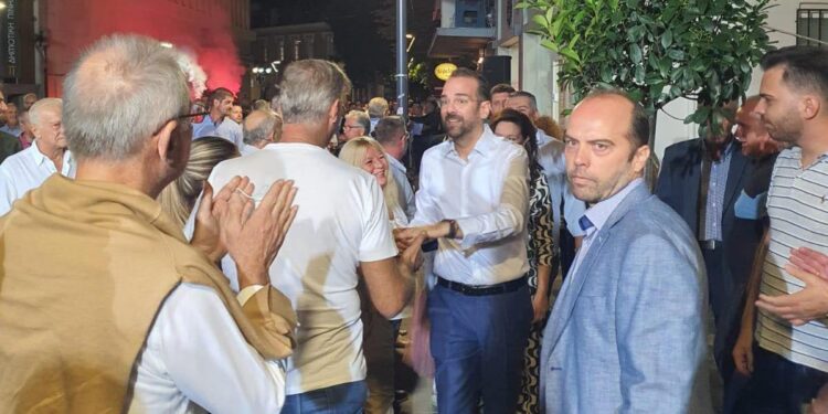 Πλήθος κόσμου στην ομιλία του Ν.Φαρμάκη στο Αγρίνιο (φωτο-βίντεο)