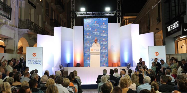 Νεκτάριος Φαρμάκης από Πάτρα: «Ούτε η βροχή δεν μας σταματά, την Κυριακή η Δυτική Ελλάδα πάει μπροστά!»