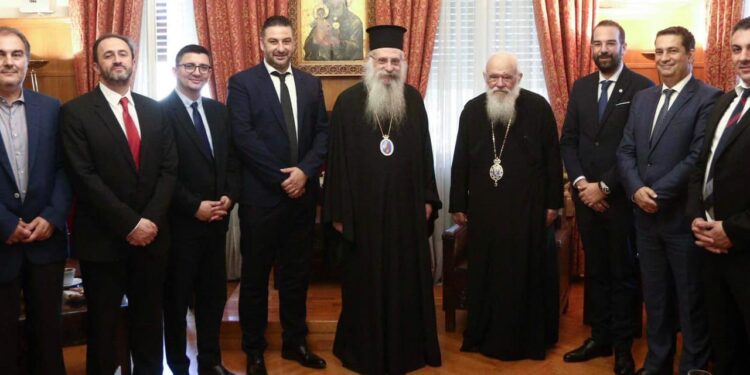 Ήταν όλοι εκεί για τον πατέρα Επιφάνιο!!