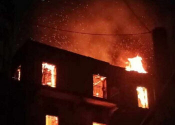 Δυο σπίτια κάηκαν στην Κατούνα τη νύχτα από φωτιά που ξέσπασε απο άγνωστη αιτία