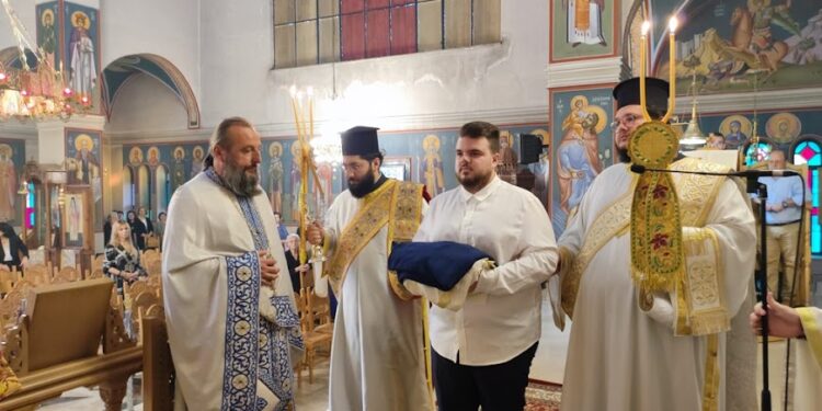 Καινούργιο:  Ο Μητροπολίτης χειροθέτησε Αναγνώστη τον φοιτητή,  Αθανάσιο Αγγελή