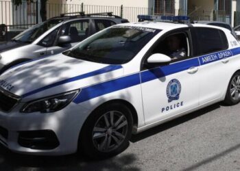 Oι γροθιές… έπεφταν βροχή σε καφενείο με τρεις τραυματίες