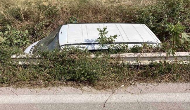 Τροχαίο ατύχημα με εκτροπή αυτοκινήτου στην Αγία Σοφία Θέρμου