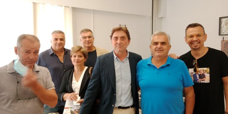 Περιοδεία Κώστα Καρπέτα σε Νοσοκομεία και υπηρεσίες του Δήμου Πατρέων