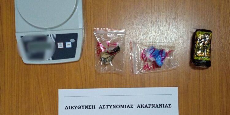 Συνελήφθη άνδρας στην Ε.Ο Αντιρρίου Ιωαννίνων για διακίνηση ναρκωτικών