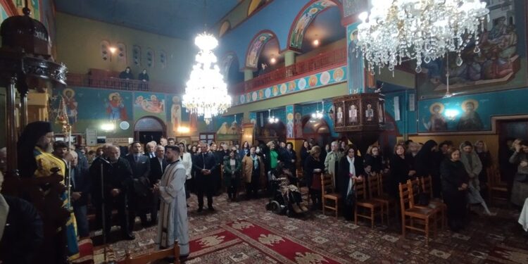 Η Μακρυνεία τιμά τον Αγιο Ανδρέα- Λαμπρός και με κατάνυξη ο εσπερινός στον πανηγυρίζοντα Ιερό Ναό