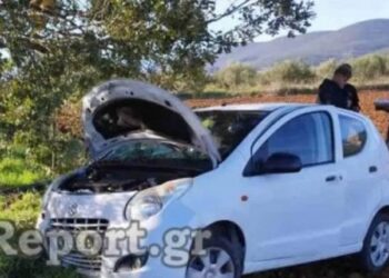 Αυτοκίνητο προσγειώθηκε σε χωράφι μετά από τούμπες στο δρόμο Λαμίας – Λιβαδειάς