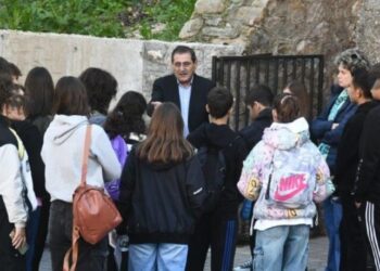 Ιστορικό Καταφύγιο: Ο Κ. Πελετίδης υποδέχτηκε μαθητές από το Αγρίνιο