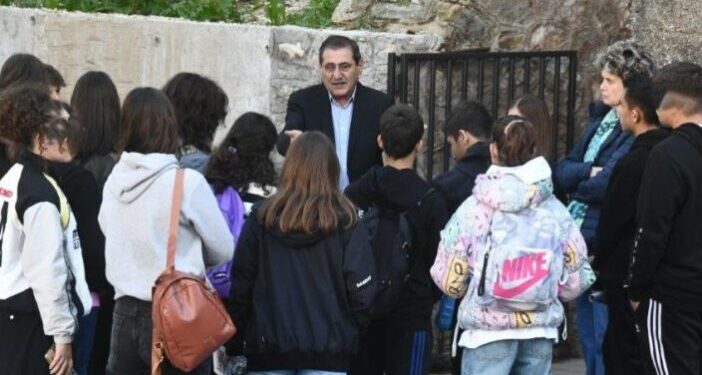 Ιστορικό Καταφύγιο: Ο Κ. Πελετίδης υποδέχτηκε μαθητές από το Αγρίνιο