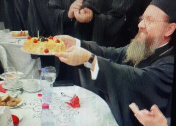 Τούρτα και ευχές στο Δαμασκηνό για τον έναν χρόνο από την ενθρόνισή του!