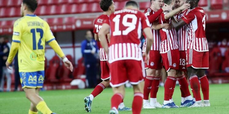 Γονάτισε τον Παναιτωλικό ο Ολυμπιακός. Οι Πειραιώτες επικράτησαν 3-1 με ανατροπή στο παγωμένο -λόγω τιμωρίας «Γ. Καραϊσκάκης» και μάρσαραν για τον «τελικό» με τη Φράιμπουργκ