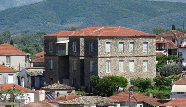 «Το επιβλητικό Παλαιό Δημαρχείο Οινιάδος στην Κατοχή Αιτωλοακαρνανίας»