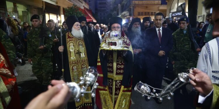 Σε πανηγυρικό κλίμα το Αγρίνιο υποδέχθηκε την Τιμία Κάρα του Αγίου Ιωάννου του Χρυσοστόμου από την Ιερά Μεγίστη Μονή Βατοπαιδίου 