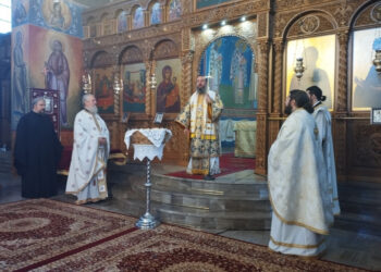 Υποδειγματική Θεία Λειτουργία για μαθητές Δημοτικού από τον Μητροπολίτη Αιτωλίας και Ακαρνανίας