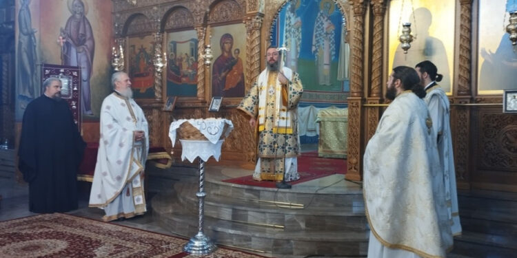 Υποδειγματική Θεία Λειτουργία για μαθητές Δημοτικού από τον Μητροπολίτη Αιτωλίας και Ακαρνανίας