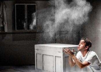 Το Δη.Πε.Θε. Αγρινίου κλείνει την αυλαία της Παιδικής του Σκηνής με την παράσταση «ΜΠΛΕ», αφιερώνει στην ΕΛΕΠΑΠ Αγρινίου στα πλαίσια της Παγκόσμιας Ημέρας Ατόμων με Αναπηρίες (3 Δεκεμβρίου)