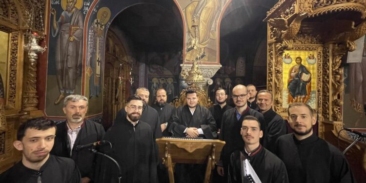 Αγρυπνία στη Ζωοδόχου Πηγή Αγρινίου επί τη αφίξει της Τιμίας Κάρας του Ιωάννου  Χρυσοστόμου/έψαλλε η χορωδία του Συλ. Ιεροψαλτών 