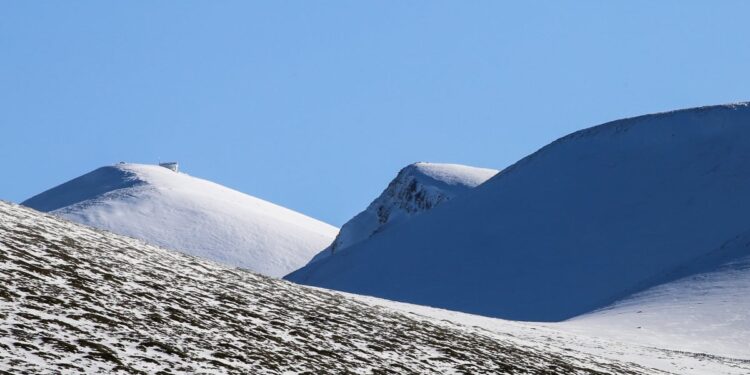 Τα πρώτα χιόνια έπεσαν στον Όλυμπο