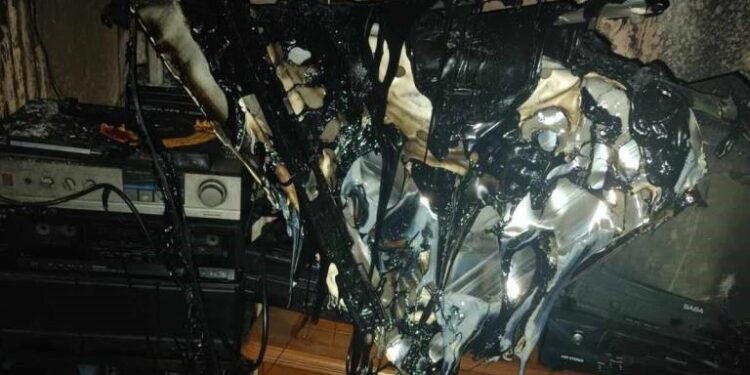 Θέρμο:  Φωτιά προκάλεσε ζημιές σε σπίτι   (ΦΩΤΟ)