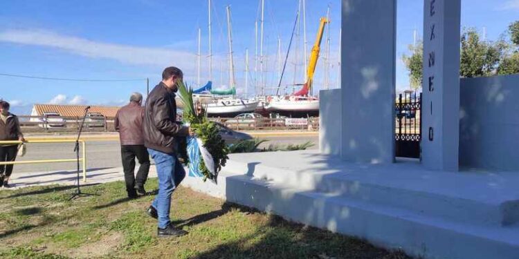 Η Πάτρα τιμά το Πολυτεχνείο- Κατέθεσαν στεφάνια στο Μνημείο Ηρώων