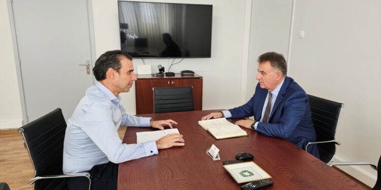 Θανάσης Καββαδάς: «Θα δοθεί παράταση στις συμβάσεις επικουρικού προσωπικού και ΣΟΧ στο ΓΝ Λευκάδας – Προχωρούν οι διαδικασίες για την αξιοποίηση του πρώην Ξενοδοχείου Αβέρωφ»