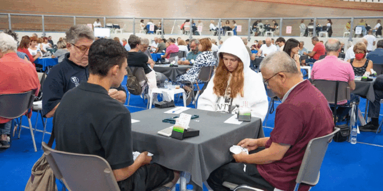 Μεγάλη διάκριση για δύο αγρινιώτες αθλητές (Μάντυ Μπεληγιάννη & Δημ. Κατσακιώρης) της Εθνικής Παίδων στο μπριτζ