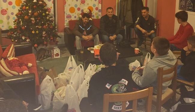 Εκπρόσωποι του “Σκοπευτή” παρέδωσαν τρόφιμα στο Χαμόγελο του Παιδιού στα Καλύβια Αγρινίου