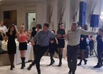 Πετράκης-Επιτροπάκης μετά τη νίκη των Αγρινιωτών γλέντησαν … Κρητικά! (βίντεο)